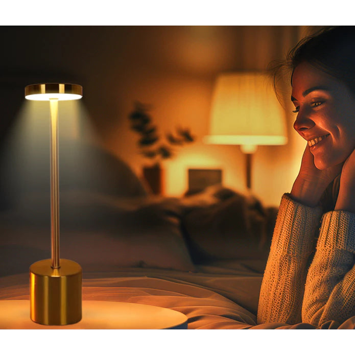 Luminária de Mesa Dourada LED 04