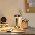 Luminária de Mesa Modelo Gold 03