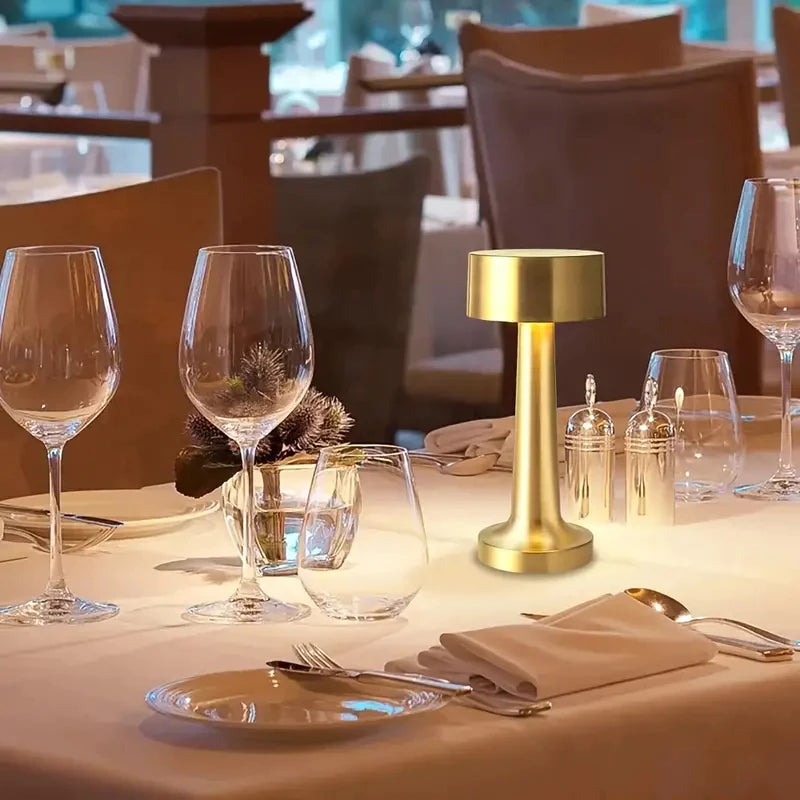 Luminária de Mesa Modelo Gold 06